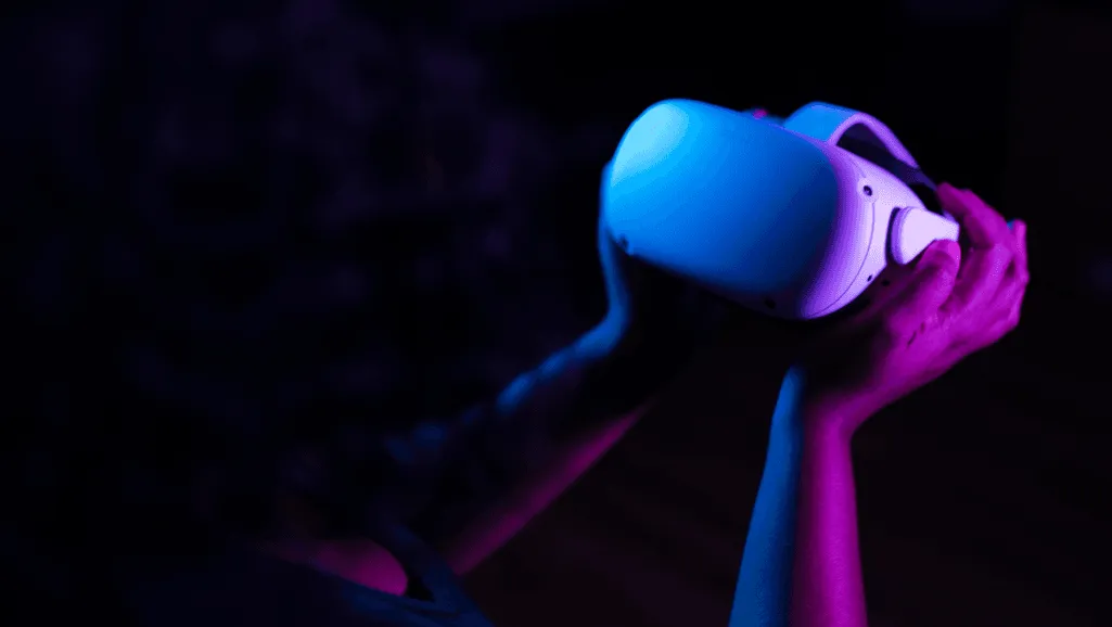 VR headset pros and cons